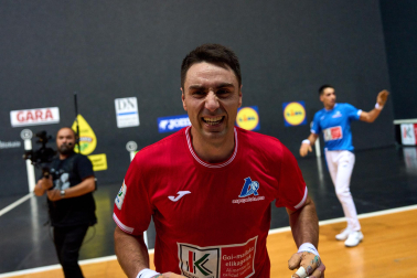 Final del Cuatro y Medio: Peio Etxeberria-Javier Zabala.