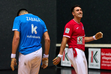 Final del Cuatro y Medio: Peio Etxeberria-Javier Zabala.