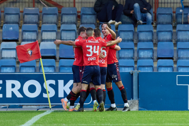 Celebración de uno de los goles del Promesas del sábado en Tajonar