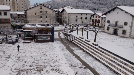 Irurtzun, cubierto de nieve.