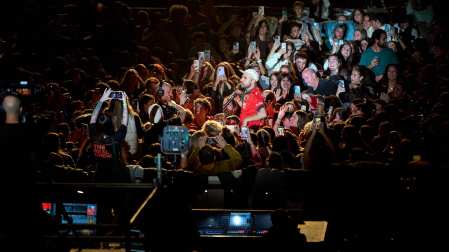 Fotos del concierto de Nil Moliner en el Navarra Arena