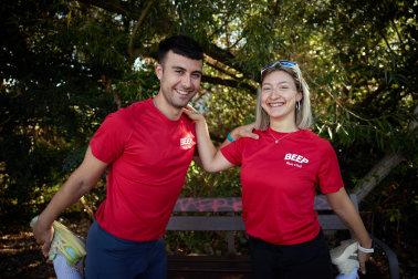 Álvaro Lalana y Aitziber Etxeberria, Club de running 'Beeprun club': "Nos llena saber que ayudamos a mejorar deportivamente y en salud a personas mientras disfrutan del proceso en conjunto"