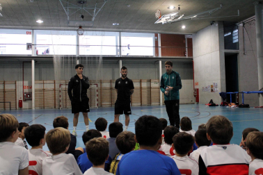 Fotos del arranque del programa "El Xota en tu escuela", con la visita al colegio San Ignacio Jesuítas de Pamplona /