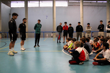 Fotos del arranque del programa "El Xota en tu escuela", con la visita al colegio San Ignacio Jesuítas de Pamplona /
