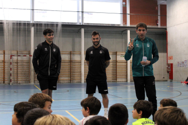 Fotos del arranque del programa "El Xota en tu escuela", con la visita al colegio San Ignacio Jesuítas de Pamplona /