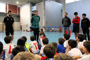 Fotos del arranque del programa "El Xota en tu escuela", con la visita al colegio San Ignacio Jesuítas de Pamplona /