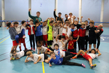 Fotos del arranque del programa "El Xota en tu escuela", con la visita al colegio San Ignacio Jesuítas de Pamplona /