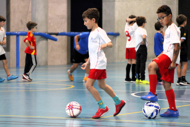 Fotos del arranque del programa "El Xota en tu escuela", con la visita al colegio San Ignacio Jesuítas de Pamplona /