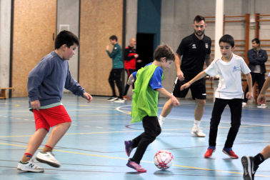 Fotos del arranque del programa "El Xota en tu escuela", con la visita al colegio San Ignacio Jesuítas de Pamplona /