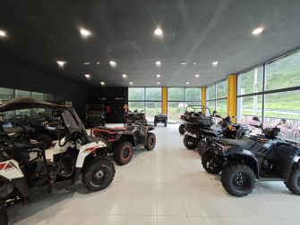 Nave comercial/industrialcon vivienda en Bera