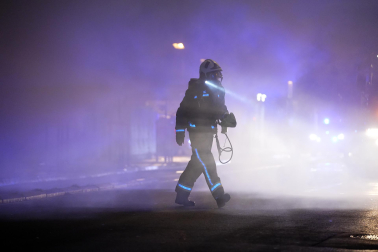 Fotos del incendio en un bazar de la avenida Marcelo Celayeta /