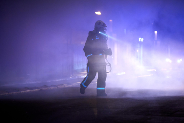 Fotos del incendio en un bazar de la avenida Marcelo Celayeta