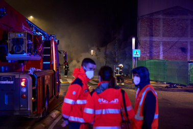Fotos del incendio en un bazar de la avenida Marcelo Celayeta