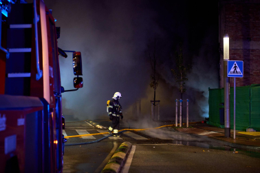 Fotos del incendio en un bazar de la avenida Marcelo Celayeta