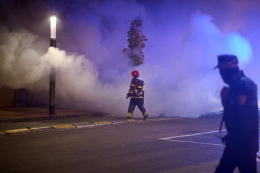 Fotos del incendio en un bazar de la avenida Marcelo Celayeta