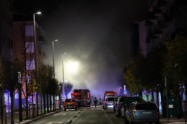 Fotos del incendio en un bazar de la avenida Marcelo Celayeta