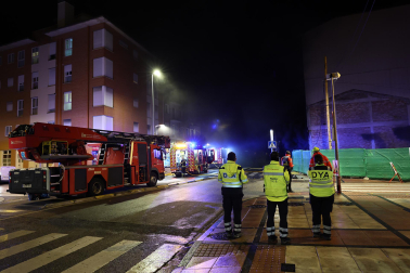 Fotos del incendio en un bazar de la avenida Marcelo Celayeta