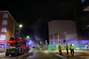 Fotos del incendio en un bazar de la avenida Marcelo Celayeta