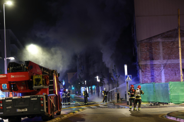 Fotos del incendio en un bazar de la avenida Marcelo Celayeta