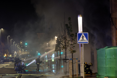 Fotos del incendio en un bazar de la avenida Marcelo Celayeta