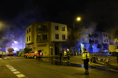 Fotos del incendio en un bazar de la avenida Marcelo Celayeta