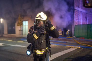 Fotos del incendio en un bazar de la avenida Marcelo Celayeta