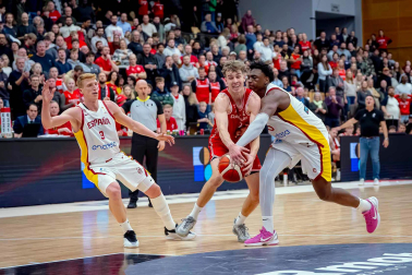Fotos del estreno del navarro Great Osobor con la selección española