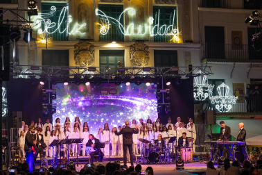 Encendido de la iluminación navideña en Tudela.