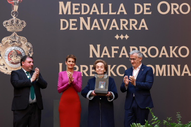Fotos de la entrega de la Medalla de Oro de Navarra 2025, concedida, a título póstumo, a Manuel Torres