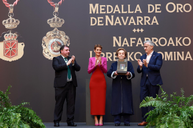 Fotos de la entrega de la Medalla de Oro de Navarra 2025, concedida, a título póstumo, a Manuel Torres