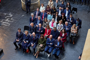 Fotos de la entrega de la Medalla de Oro de Navarra 2025, concedida, a título póstumo, a Manuel Torres