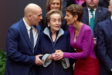 Fotos de la entrega de la Medalla de Oro de Navarra 2025, concedida, a título póstumo, a Manuel Torres