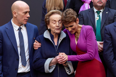 Fotos de la entrega de la Medalla de Oro de Navarra 2025, concedida, a título póstumo, a Manuel Torres