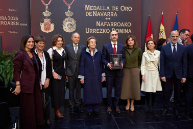 Fotos de la entrega de la Medalla de Oro de Navarra 2025, concedida, a título póstumo, a Manuel Torres