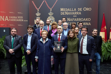 Fotos de la entrega de la Medalla de Oro de Navarra 2025, concedida, a título póstumo, a Manuel Torres