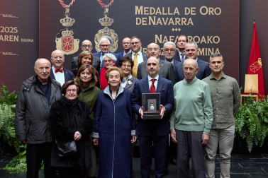 Fotos de la entrega de la Medalla de Oro de Navarra 2025, concedida, a título póstumo, a Manuel Torres