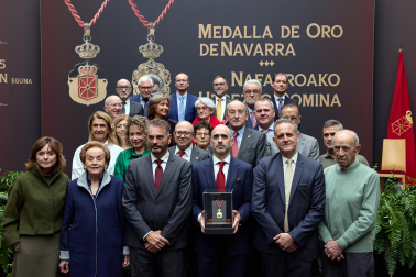 Fotos de la entrega de la Medalla de Oro de Navarra 2025, concedida, a título póstumo, a Manuel Torres