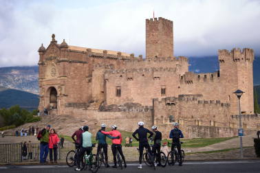 Fotos de la misa en el castillo de Javier por el Día de Navarra y la festividad de San Francisco Javier