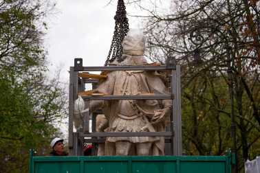 estatuas de los Reyes del paseo Sarasate