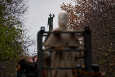 estatuas de los Reyes del paseo Sarasate