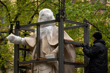 estatuas de los Reyes del paseo Sarasate