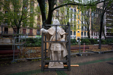 estatuas de los Reyes del paseo Sarasate