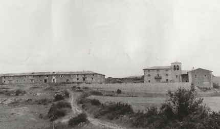 Guetadar hacia 1950 con el palacio convertido en refugio