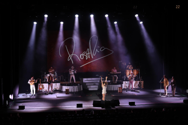 Fotos del concierto de Rosario Flores en Baluarte este lunes, 8 de diciembre