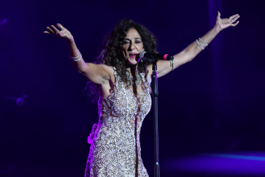 Fotos del concierto de Rosario Flores en Baluarte este lunes, 8 de diciembre