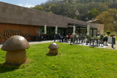 Un almuerzo o una cena buffet concluyen algunas de las experiencias en el balneario Elgorriaga