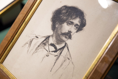 Foto del contenido de los 4 baúles del legado de Pablo Sarasate que se extraviaron entre 1985 y 1991