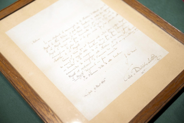 Foto del contenido de los 4 baúles del legado de Pablo Sarasate que se extraviaron entre 1985 y 1991