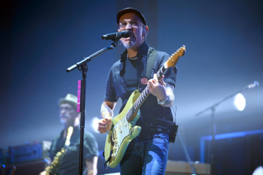 Concierto de Fito & Fitipaldis en el Navarra Arena