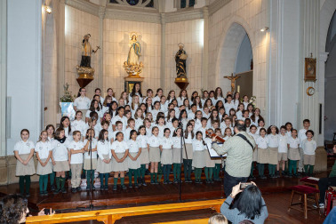 Fotos del XXXVIII Festival Escolar de Villancicos de la Orden del Volatín de Tudela